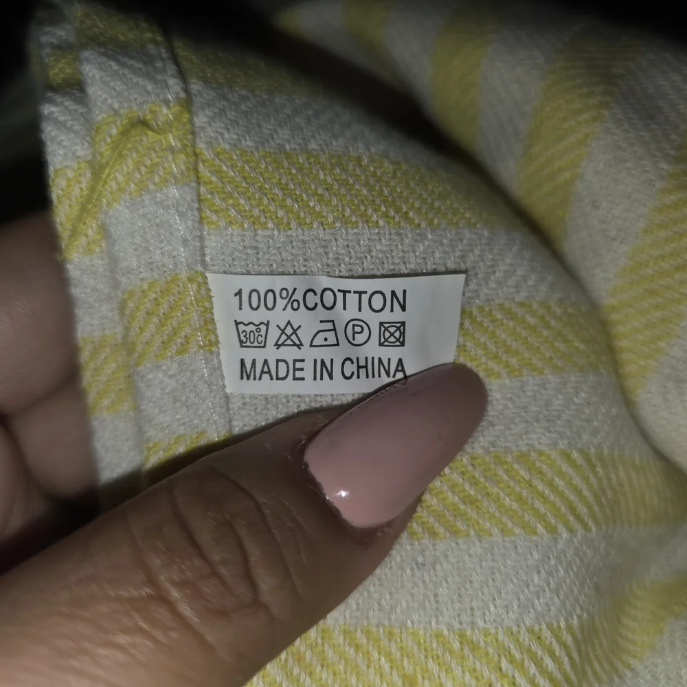 N/A yellow white